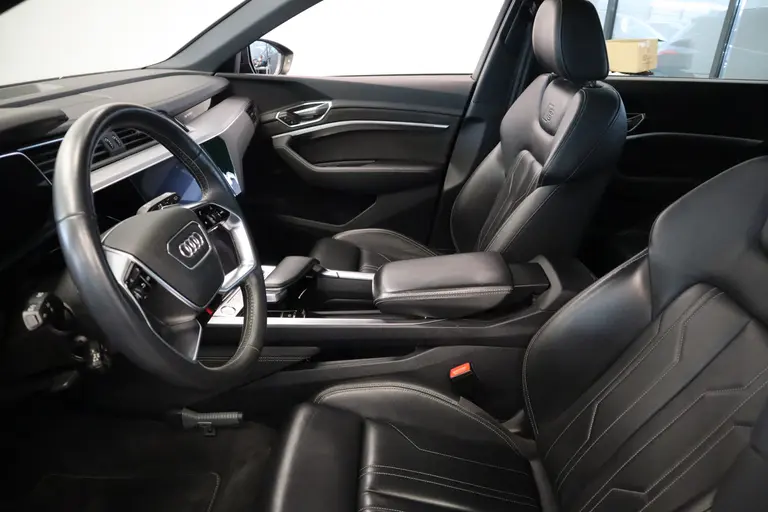 Audi e-tron e-tron 55 quattro advanced 95 kWh S-line Panoramadak Leder afbeelding 10
