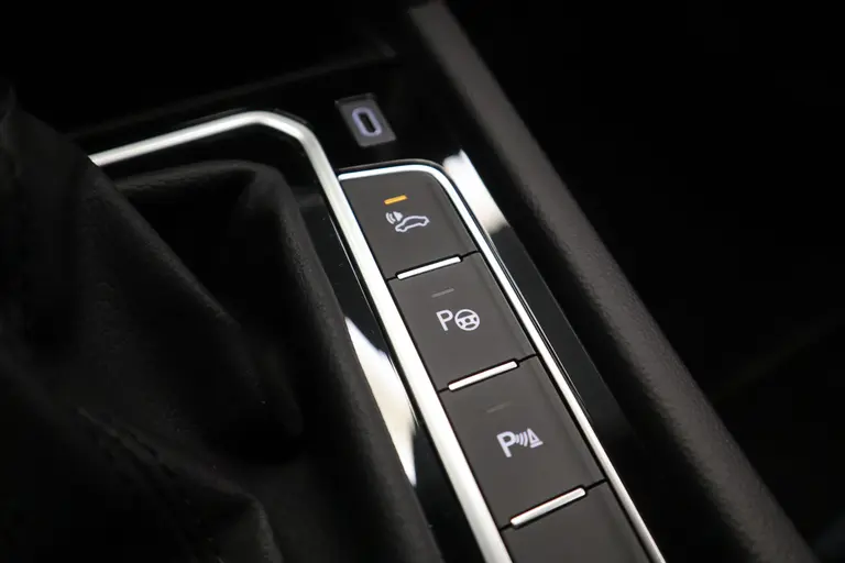 Volkswagen Passat Variant 1.4 TSI PHEV GTE Business ACC PDC Navi Carplay Head-Up Trekhaak afbeelding 13