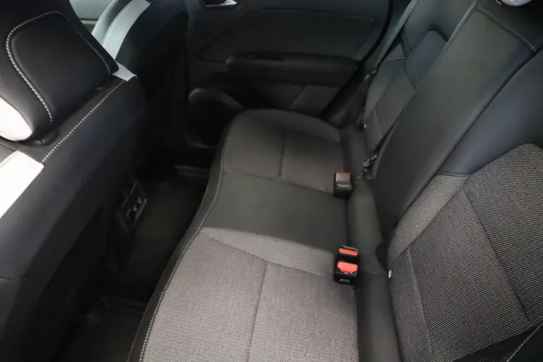 Renault Captur 1.6 E-Tech Hybrid 145 Intens 160 afbeelding 19