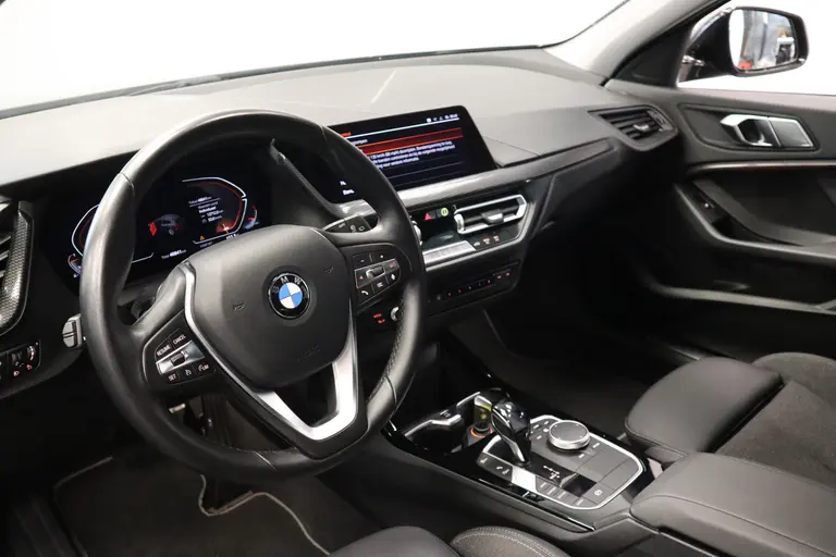 BMW 1-serie 118i Executive Edition 5-deurs Automaat (136pk) Live Cockpit Professional 24 maanden garantie mogelijk (*vraag naar de voorwaarden) afbeelding 9