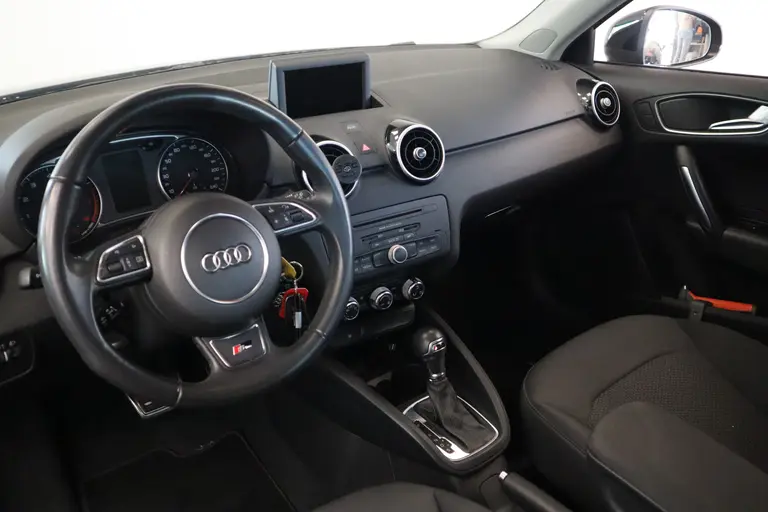 Audi A1 1.4 TFSI CoD Admired S-line ext. Orig. NL auto afbeelding 8